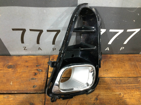 Накладка ПТФ левая Kia Picanto 3 (JA) 17-21 Б/У Оригинал 86527G6000