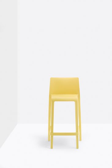 Стул пластиковый полубарный Volt