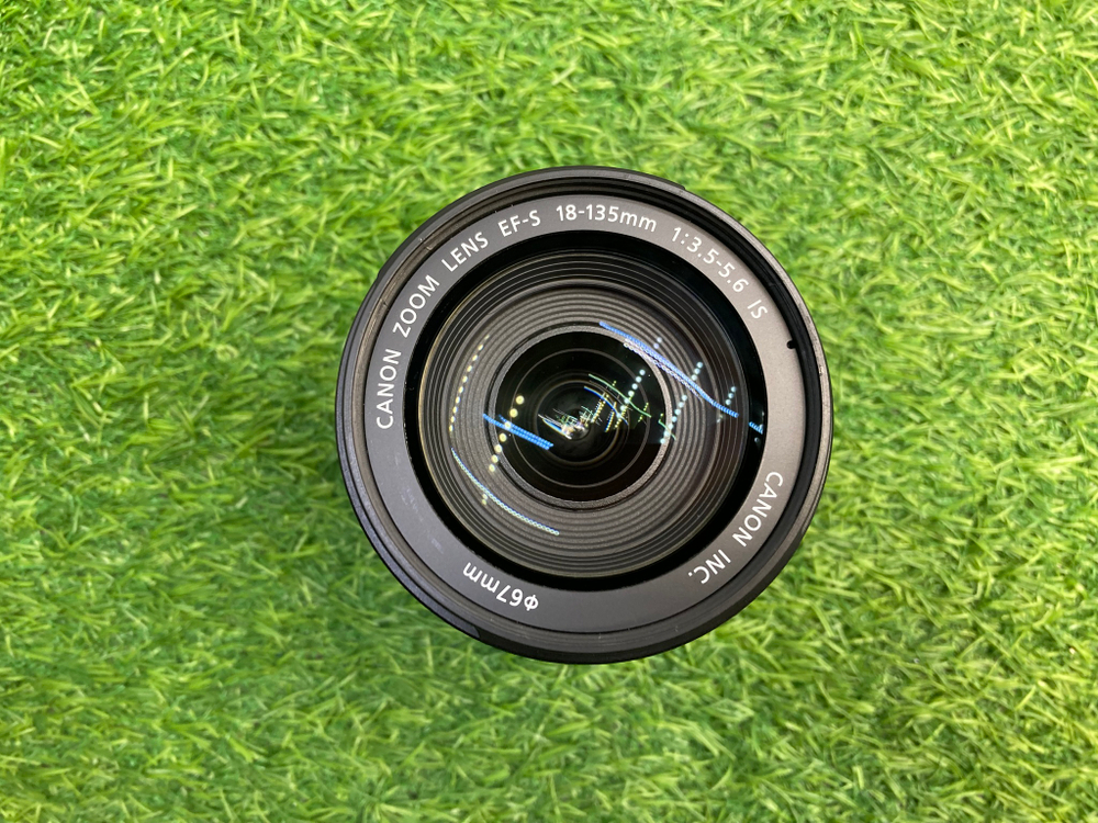 Canon EF-S 18-135mm 3.5-5.6 IS