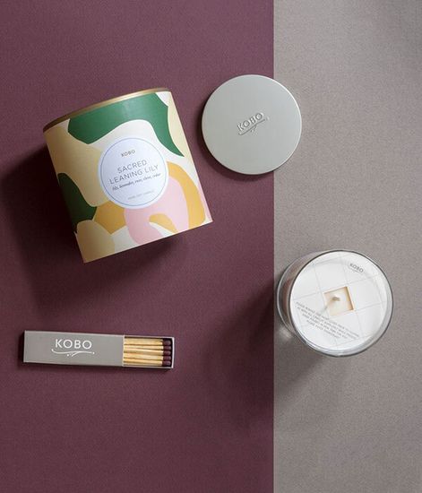 Sacred Leaning Lily, свеча Camo, Kobo Candles