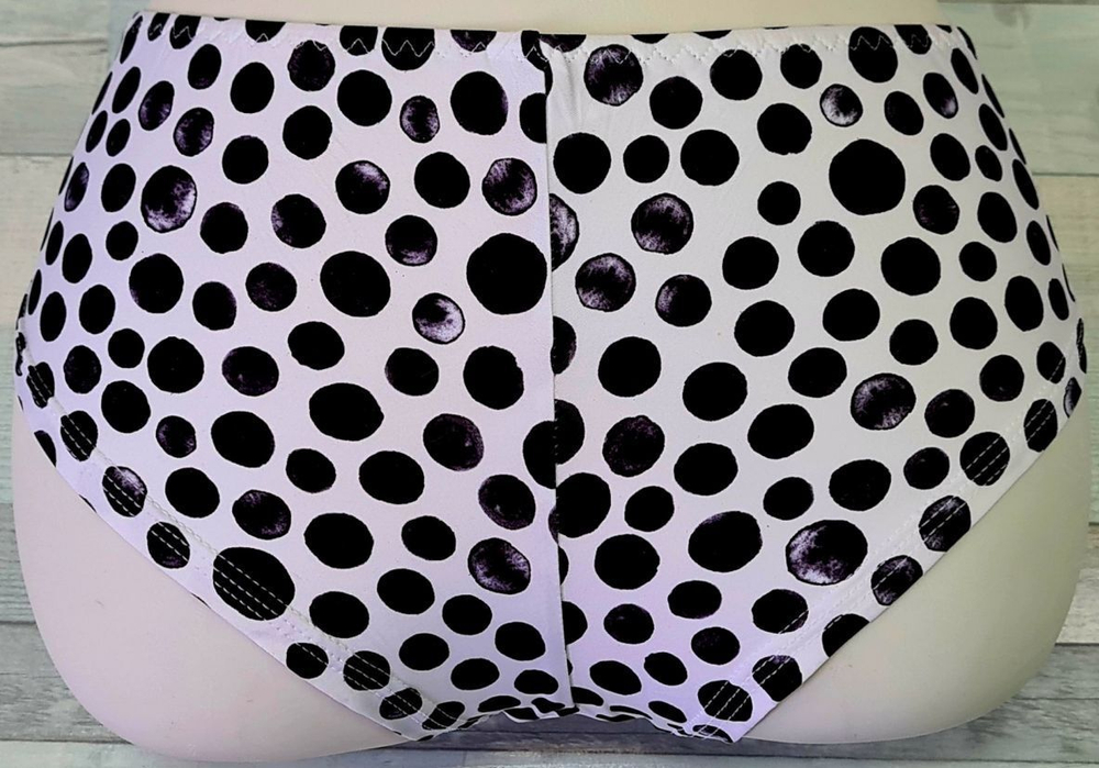 Плавки-бразилиана в горошек (Размер: L) (Цвет: черный с белым)