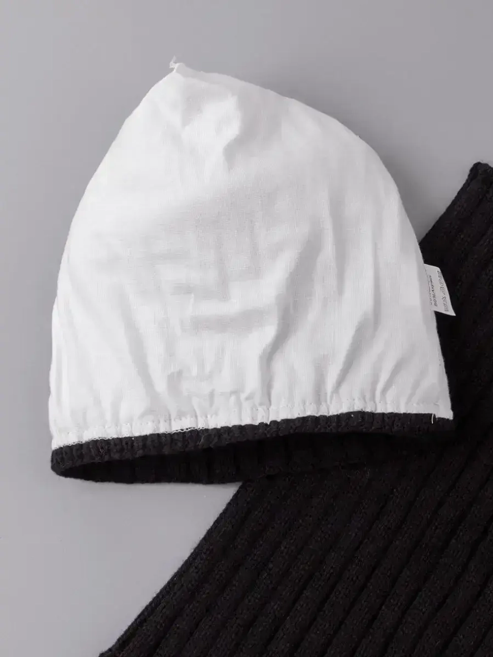 Шапка для девочки осенняя c ушками и снуд