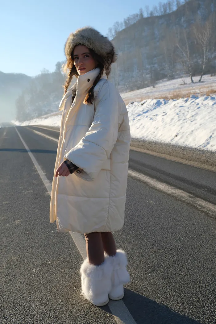 Длинная куртка с рукавами клеш цвета зефир