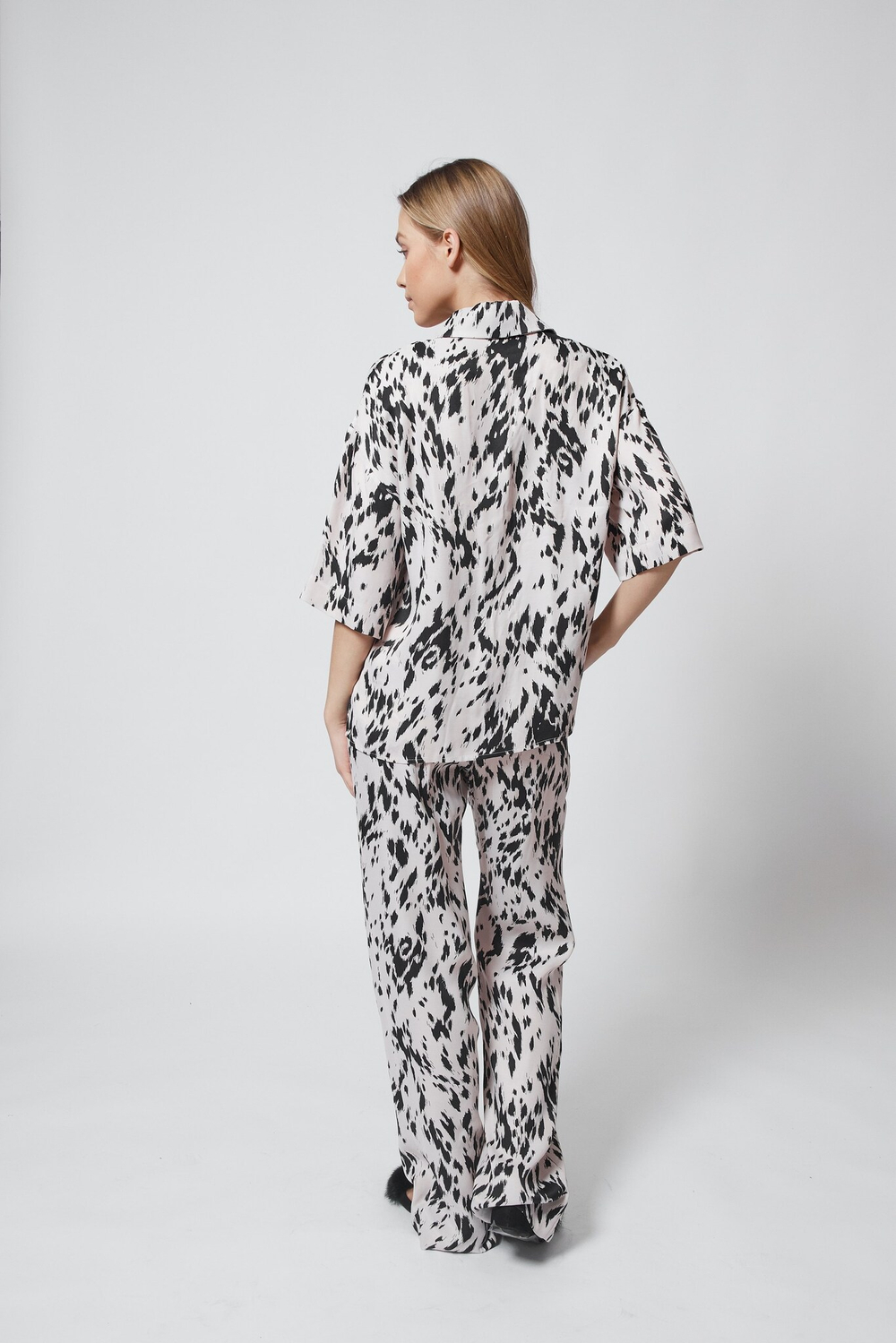 РУБАШКА УКОРОЧЕННАЯ С ПРИНТОМ РЫСЬ