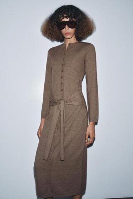 ZARA ТРИКОТАЖНОЕ ПЛАТЬЕ МИДИ С ПОЯСОМ, СЕРОВАТО-КОРИЧНЕВЫЙ