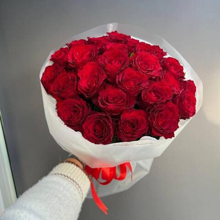 Букет красных роз 25шт