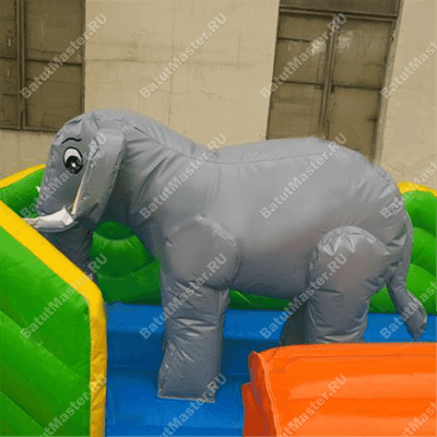 Большой надувной батут "Средневековье" 9*9*5 м