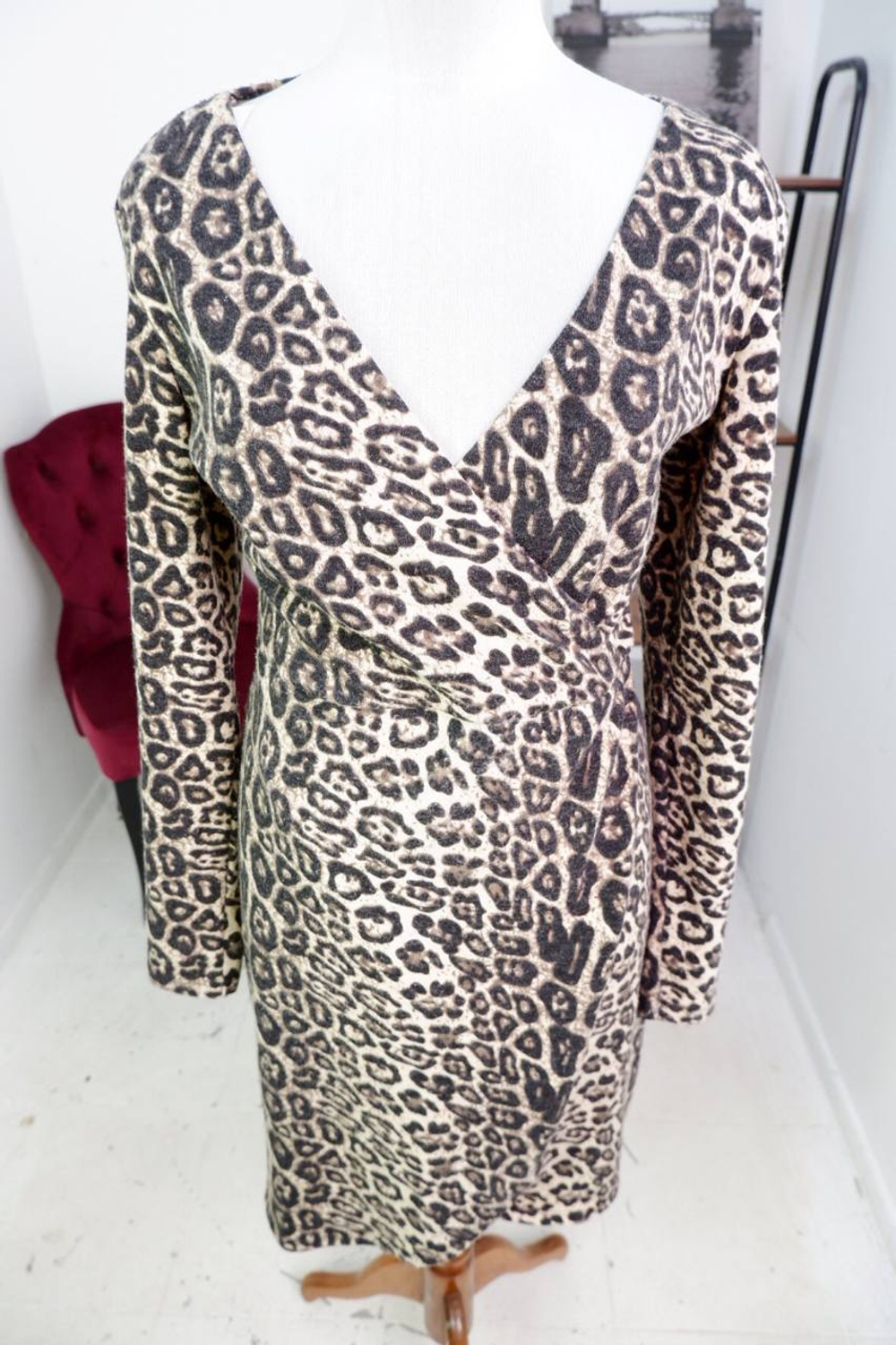 Платье на запах для яркого образа , визуально на 48/50 размер