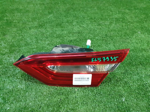 Фонарь правый внут Toyota Camry xv70 17-нв галоген