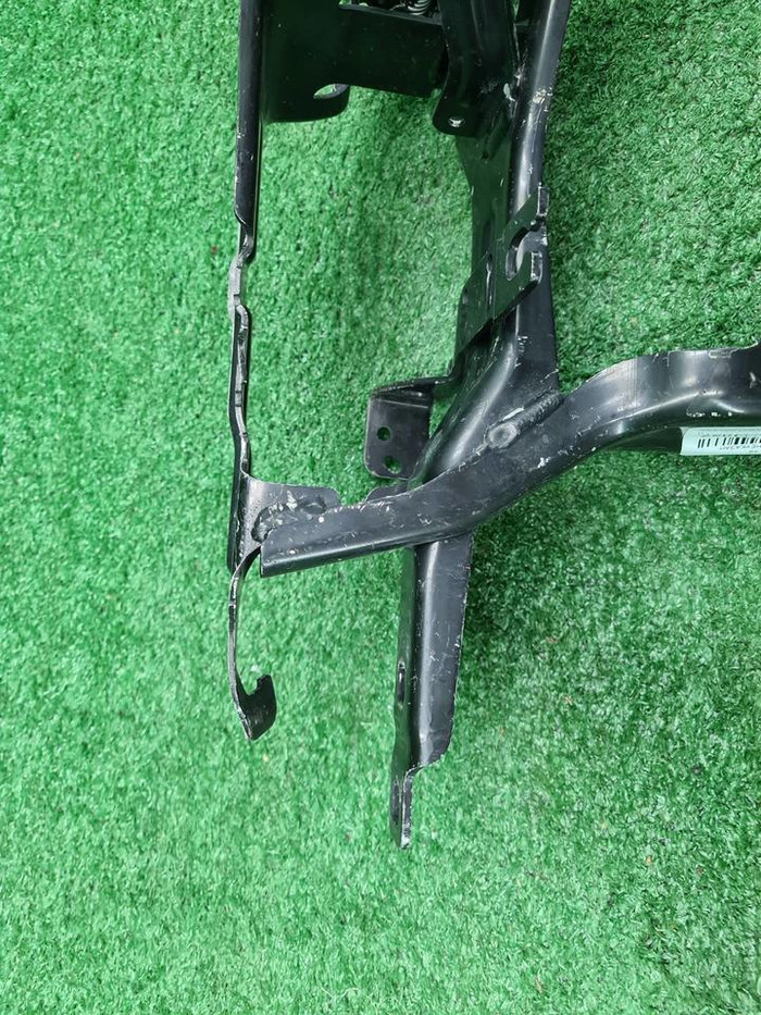 Кронштейн фары правый BMW X5 G05 (2018-н.в.)