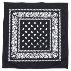 Бандана Черная с черепами в огурцах