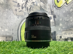 Canon EF 50mm 2.5 Compact Macro