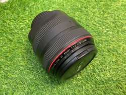Canon EF 85mm 1.2L II USM