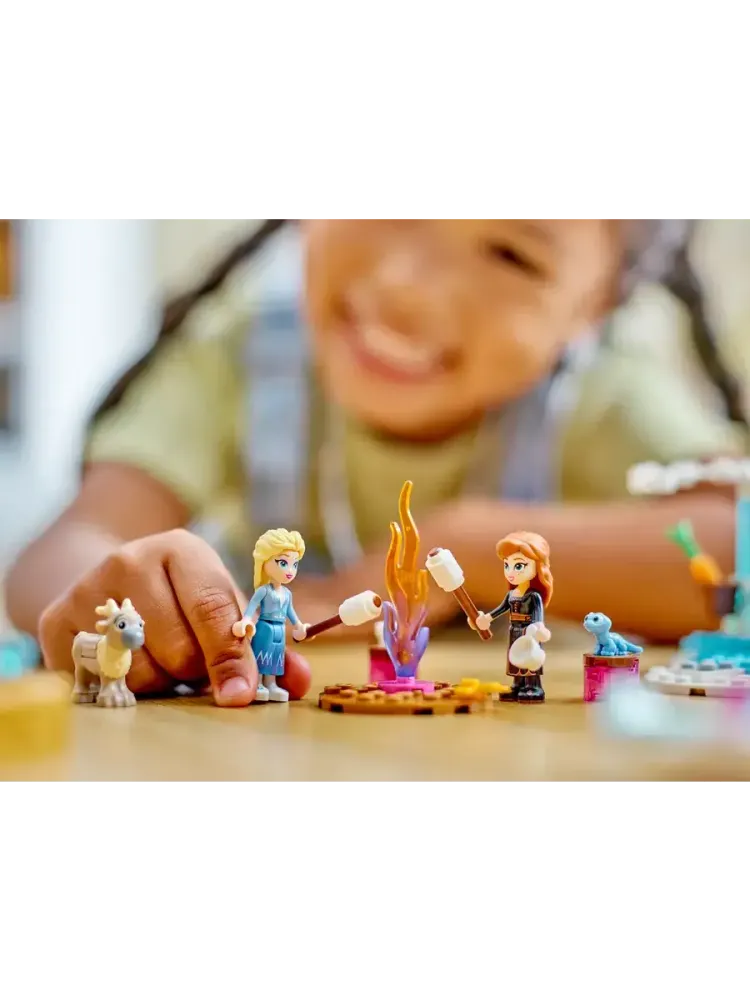 Конструктор Disney Princess 43238 Ледяной замок Эльзы