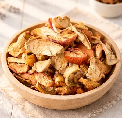 Фотография Яблочные чипсы домашние / 50 гр купить в магазине Афлора