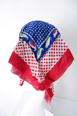 Платок яркой расцветки