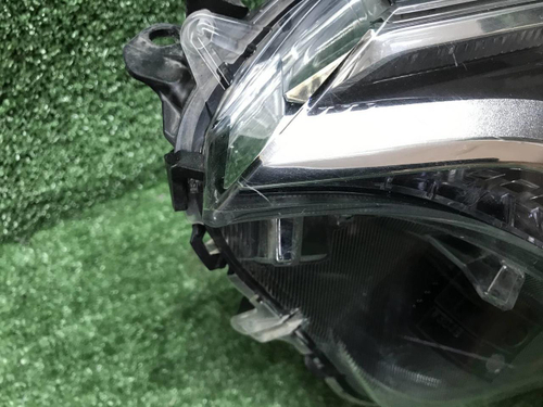 Фара левая Toyota Rav 4 CA40 (2015-2019) LED
