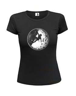 Футболка Космонавт на Луне женская приталенная черная с белым рисунком