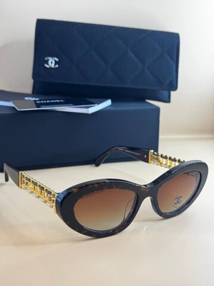 Солнцезащитные очки CHANEL