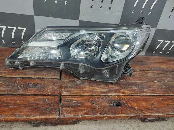 Фара левая ксенон Toyota RAV4 IV (XA40) 12-15 Б/У Оригинал 8118542572