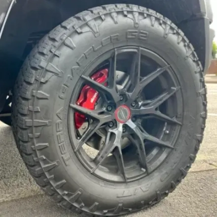 Комплект усиленных передних тормозов (BBC) для R18 колес RAM TRX 2021+ РАМ