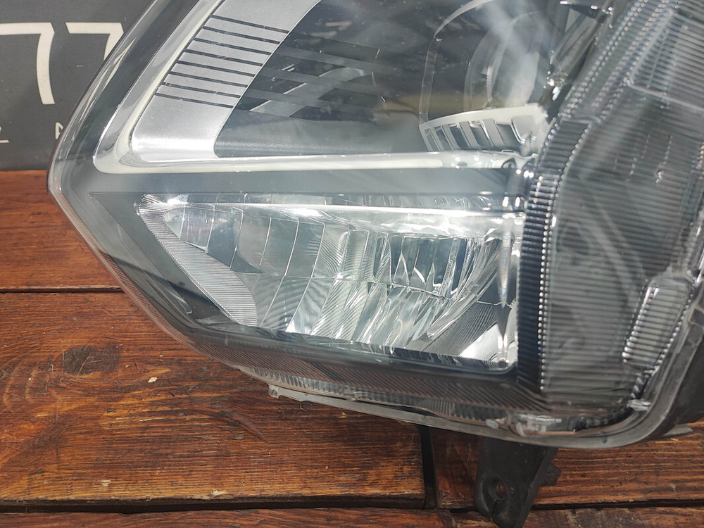 Фара левая LED Omoda C5 22-нв Б/У Оригинал 605000530AA