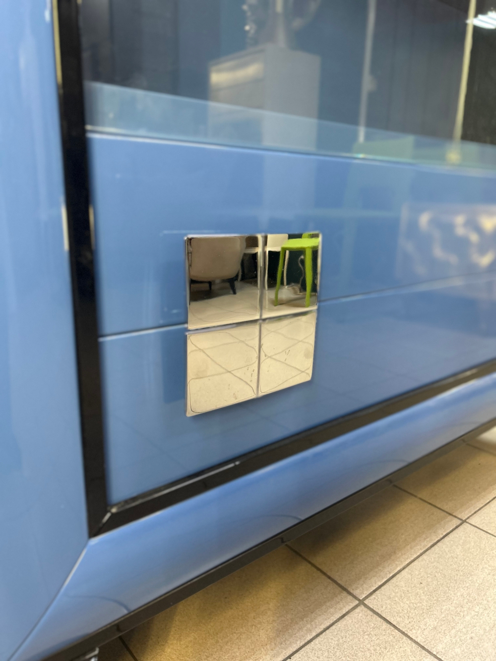 Витрина Berlin, La Ebanisteria