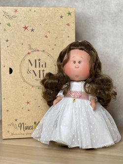 Кукла Nines виниловая 30см MIA CASE (3417)