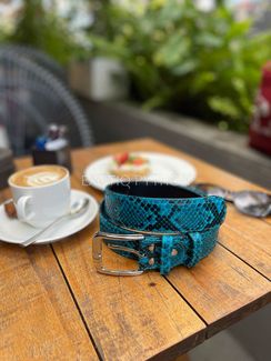 Яркий ремень из кожи питона AC-109