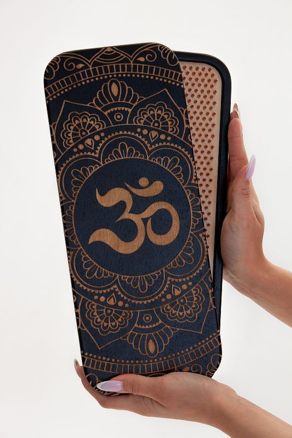 Доска садху Ом большой алюминиевые гвозди