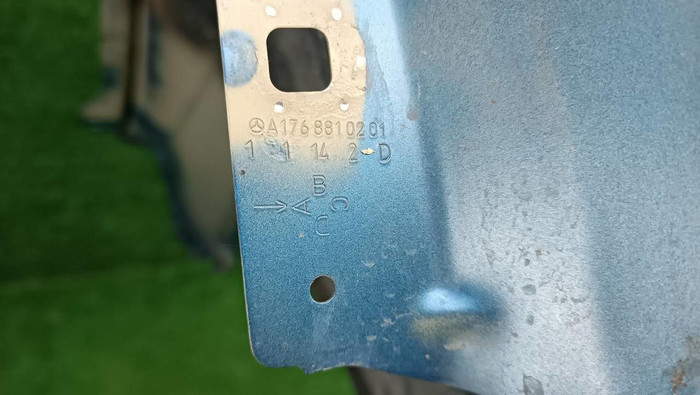 Крыло переднее правое Mercedes A W176 (2012-2018)