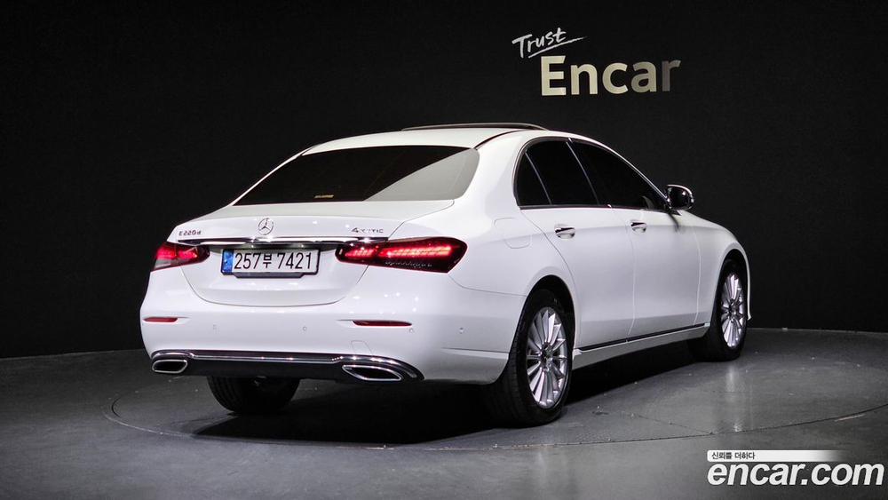 Mercedes-Benz E-Class W213 E220d 4MATIC Exclusive (02.2022)