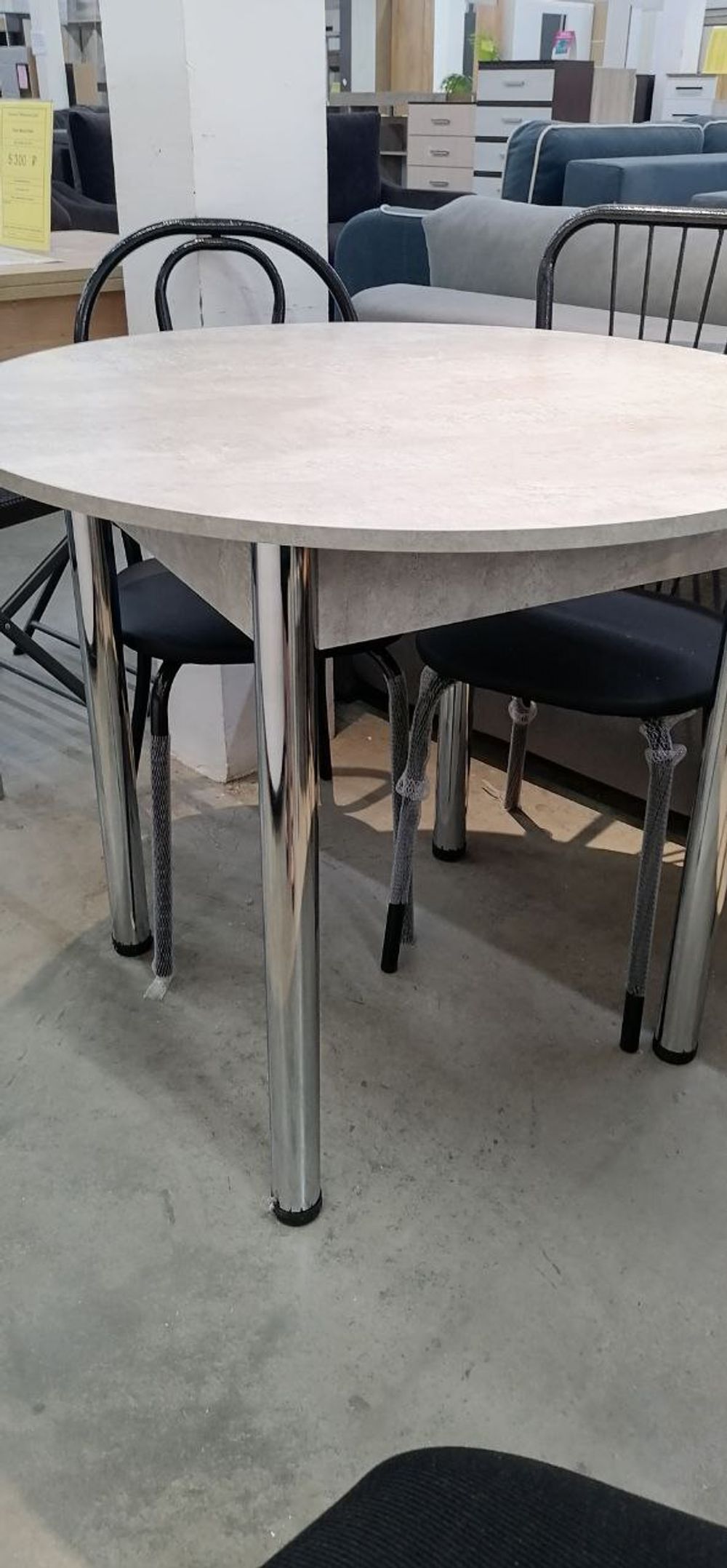 Стол Круг ЛДСП нераздвижной (подстолье прямое камень светлый)