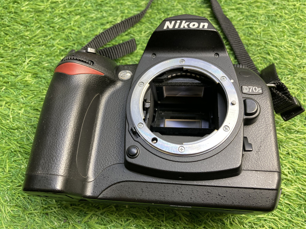 Nikon D70s Покупка/Продажа