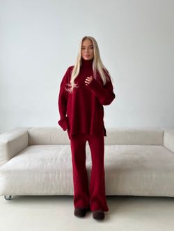 Шерстяной костюм красный