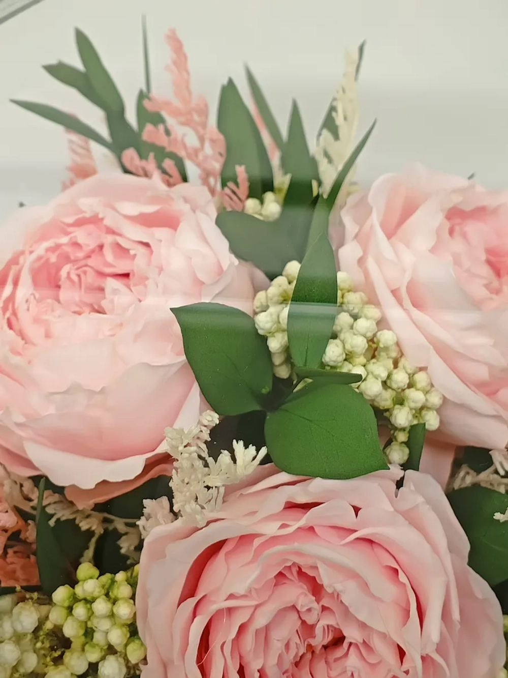 натуральные пионы в стекле, вакуум