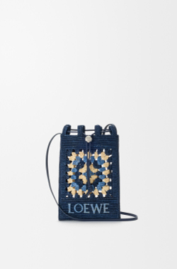 Loewe Сумка-мешок Patch Crochet на шнурке из телячьей кожи и рафии, темно-синий