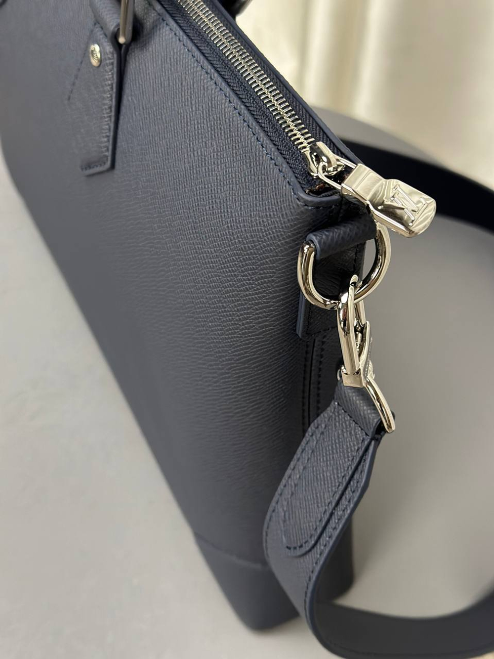 Портфель Louis Vuitton