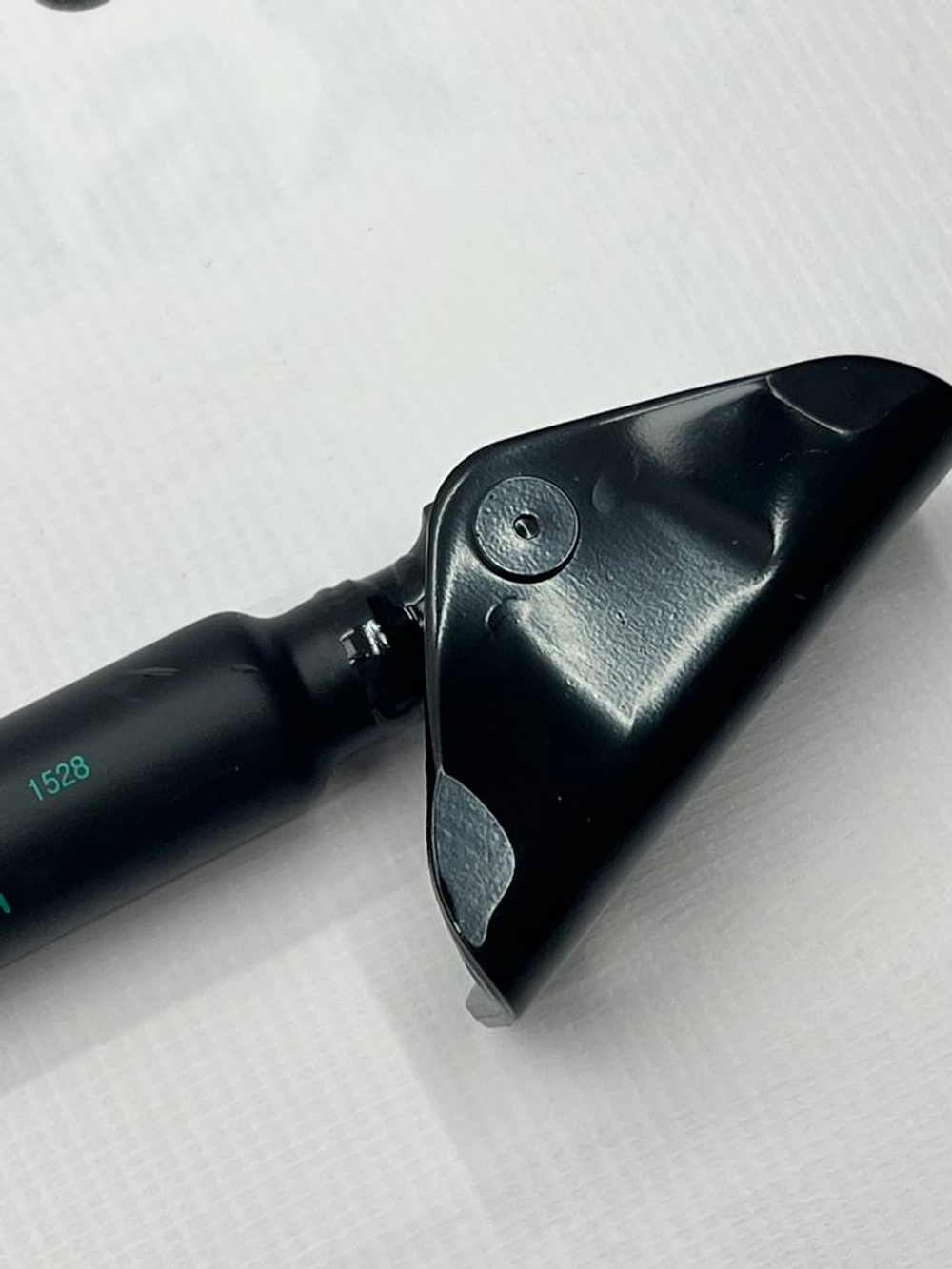 Амортизатор багажника Mitsubishi Outlander левый.5802A781. Оригинал