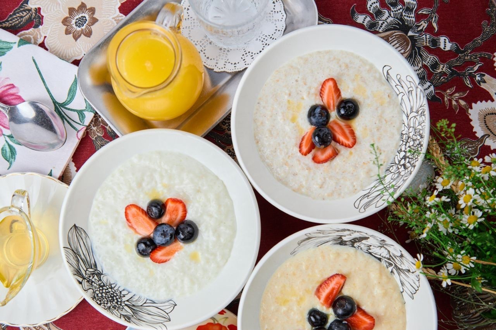 КАША СО СВЕЖИМИ ЯГОДАМИ (230/40г)