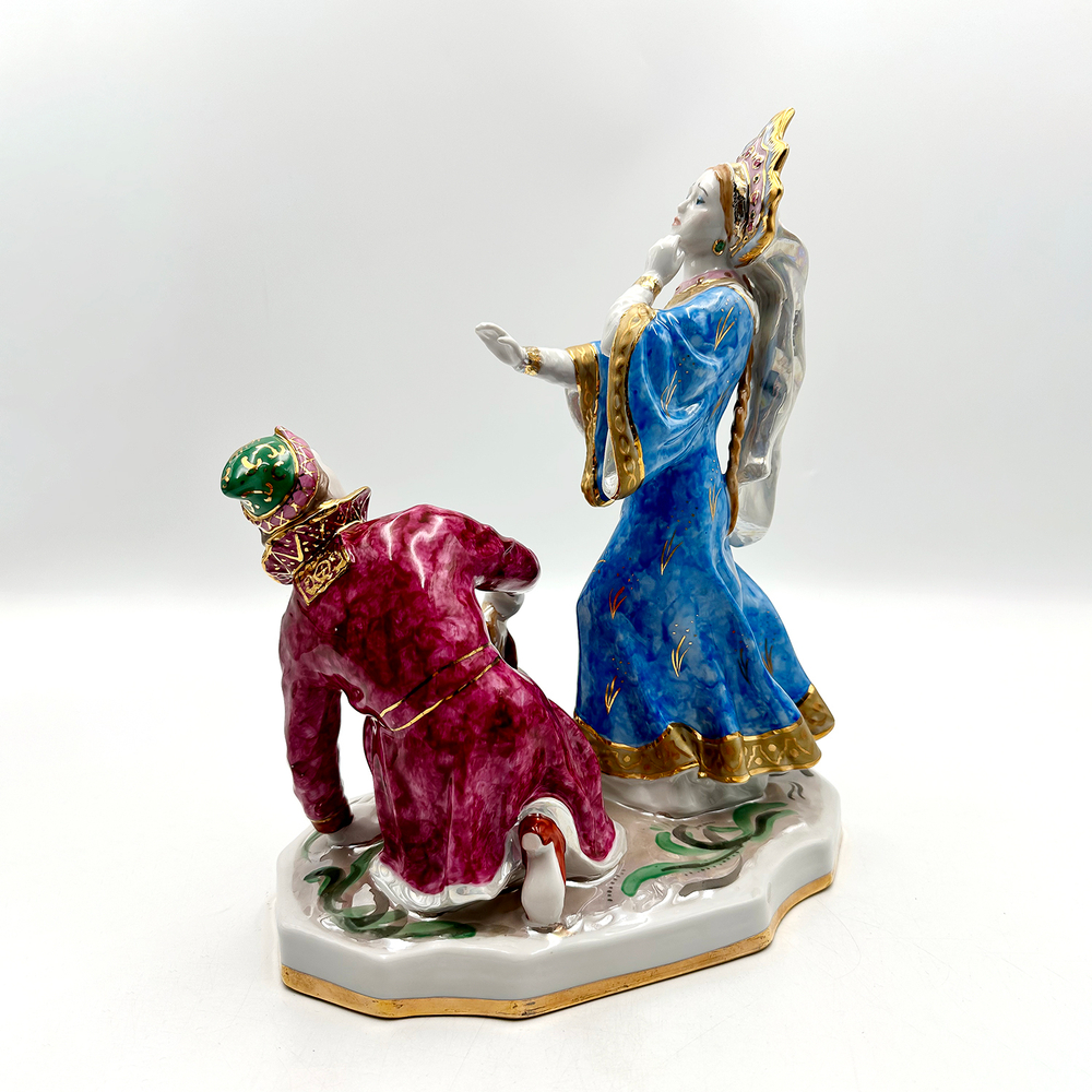 Царевна-лягушка. Статуэтка фарфоровая. Автор Богданова О. М.СССР Дулево. 1970-егг. Ручная роспись, з