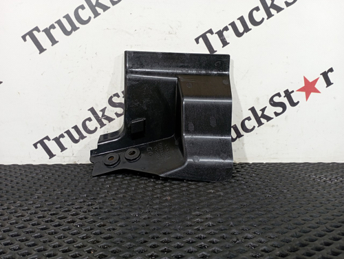 Накладка подножки правая 2020г.