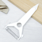 Овощечистка с пластиковой ручкой, белая