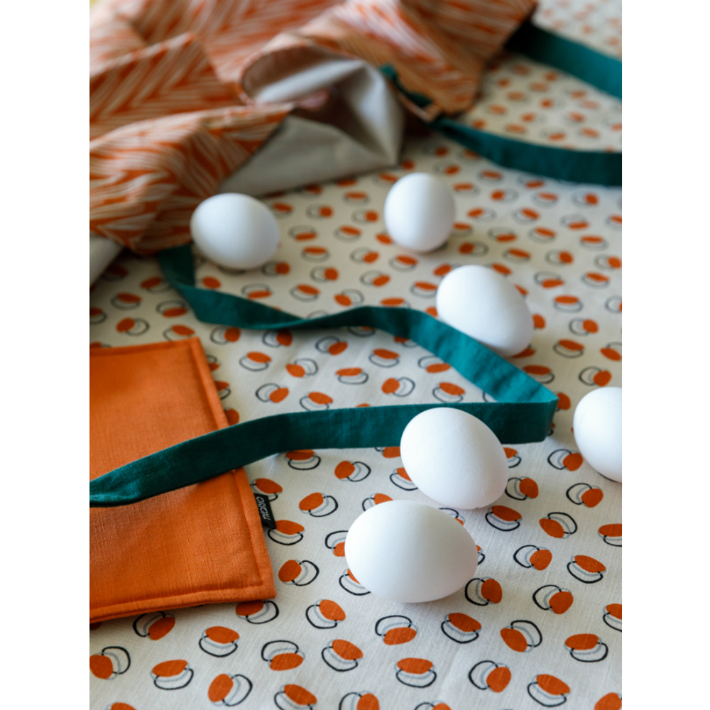 Скатерть на стол из хлопка с графичным принтом Ягоды russian north, 170х170 см