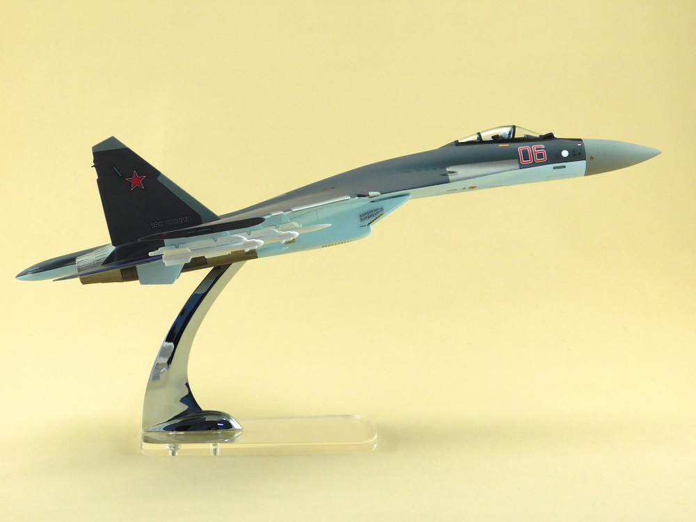 Модель самолета Су-35С (М1:48, ВВС России, 06, Графит)