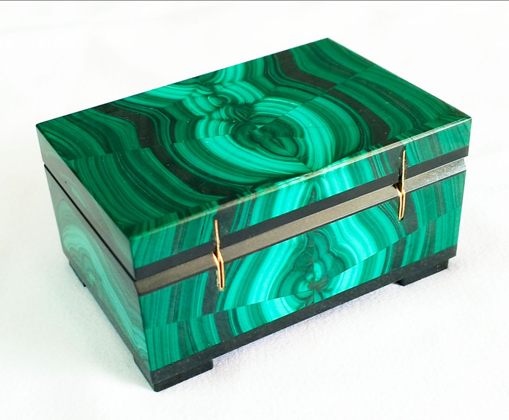 Шкатулка из малахита 9-6-4.5 см