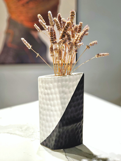 Ваза Black and White Vase A