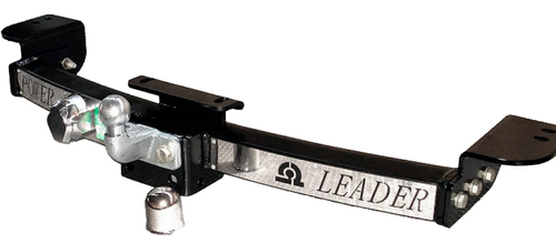 Тюнинговый фаркоп с металлической накладкой на Toyota Highlander 2014-2020. Необходима подрезка бампера. Тип шара: F. Нагрузки: 2000/120 кг, масса фаркопа 24,3 кг (без электрики в комплекте) - 3089-FL Oris