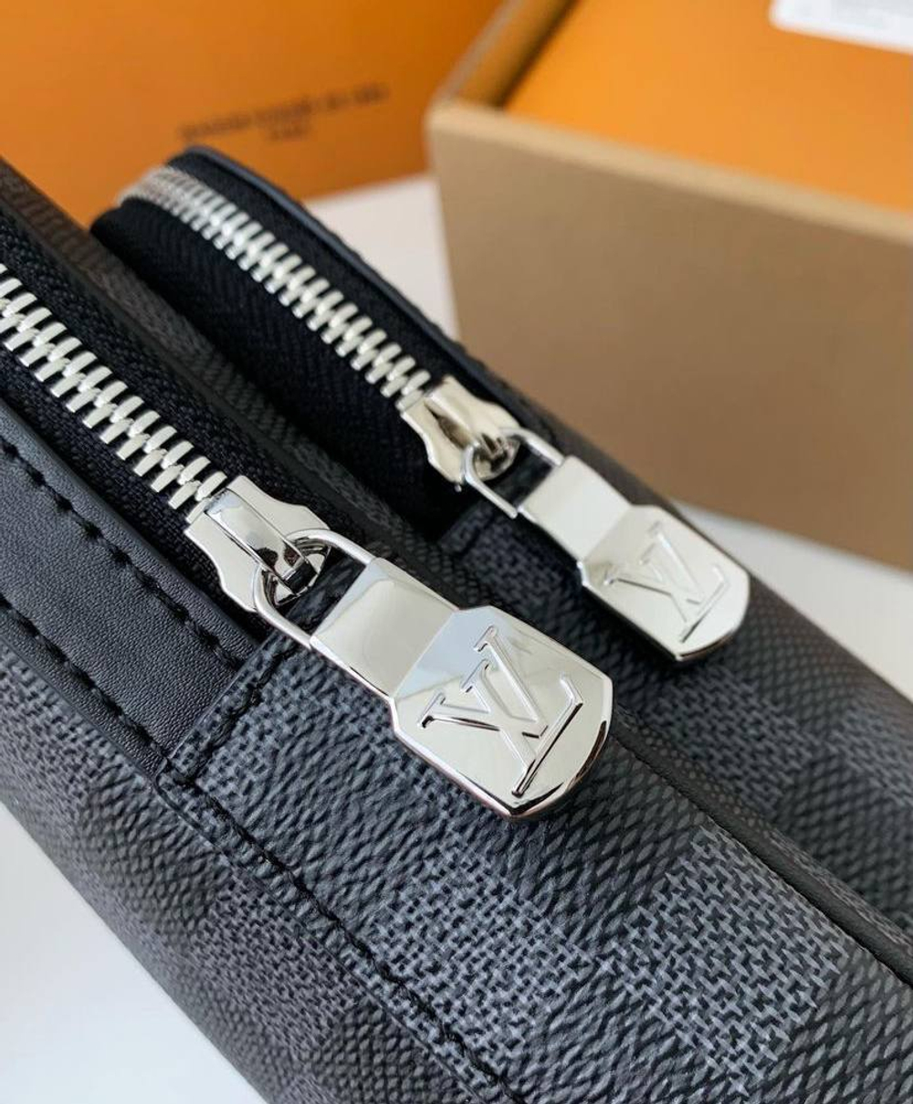 Сумка-мессенжер Louis Vuitton
