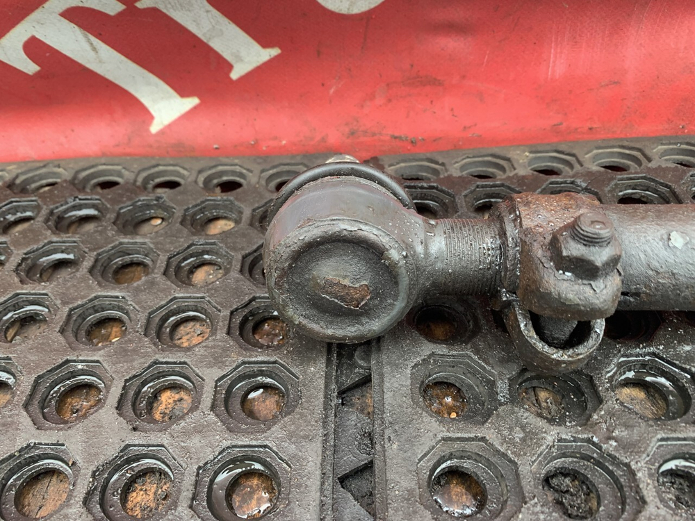 Тяга рулевая поперечная